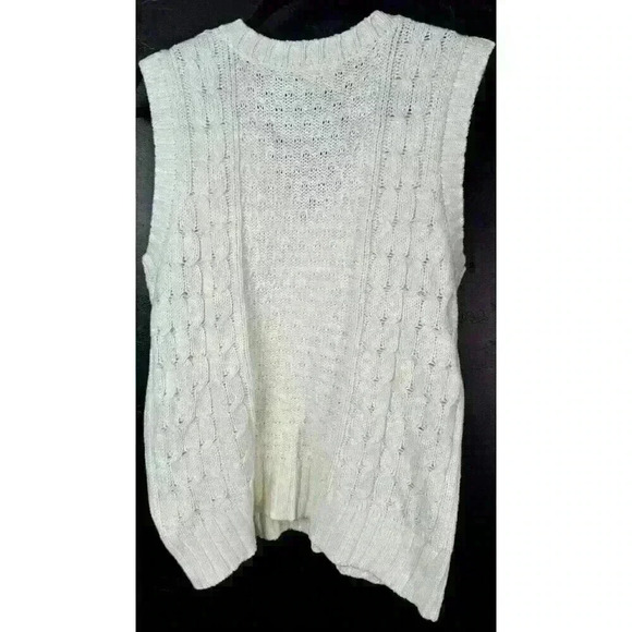 St Johns Bay Vest Sz Medium Cream Cable Knit V-Neck Womens - Picture 3 of 4